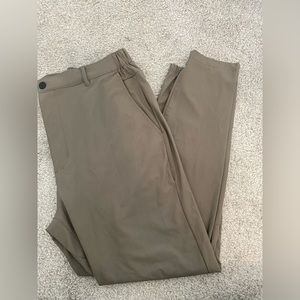 Cuts Men’s Joggers